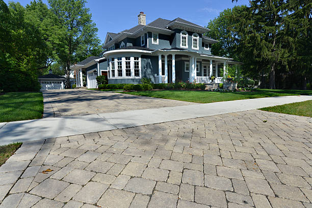 Best Professional Driveway Pavers  in Woburn, MA